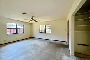 909 Anderson St, Hearne, TX 77859 - Photo 11