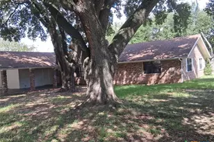 909 Anderson St, Hearne, TX 77859 - Photo 31