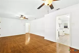 350 Cosgrove St, San Antonio, TX 78210 - Photo 7