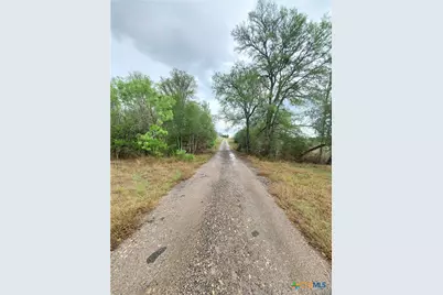1060 Fox Lane, Lockhart, TX 78644 - Photo 7