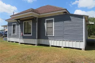 308 N Pumphrey, Edna, TX 77957 - Photo 13