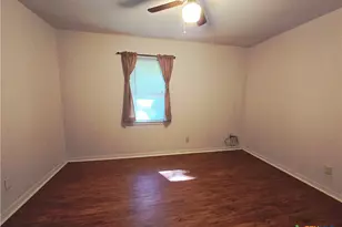 1408 W 4th St, Lampasas, TX 76550 - Photo 21