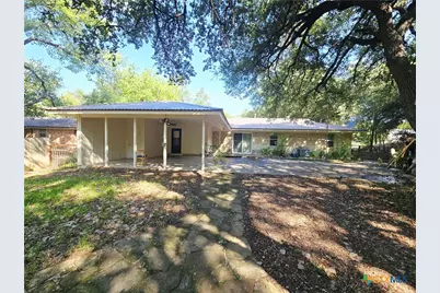 1408 W 4th Street, Lampasas, TX 76550 - Photo 5