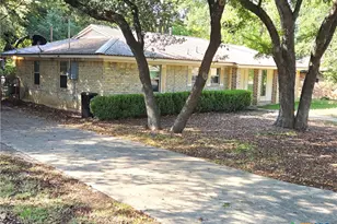 1408 W 4th St, Lampasas, TX 76550 - Photo 3
