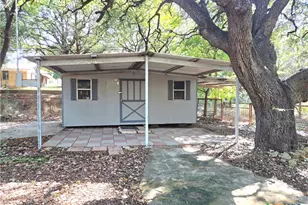 1408 W 4th St, Lampasas, TX 76550 - Photo 25