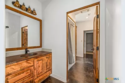 6903 Fm 236, Victoria, TX 77905 - Photo 25