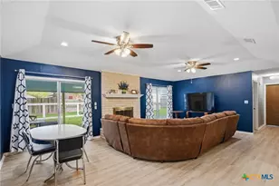 205 Westchester Dr, Victoria, TX 77904 - Photo 9