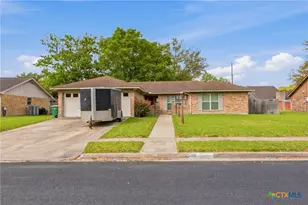 205 Westchester Dr, Victoria, TX 77904 - Photo 1