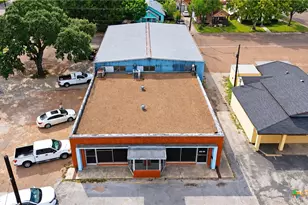805 E Rio Grande St, Victoria, TX 77901 - Photo 1