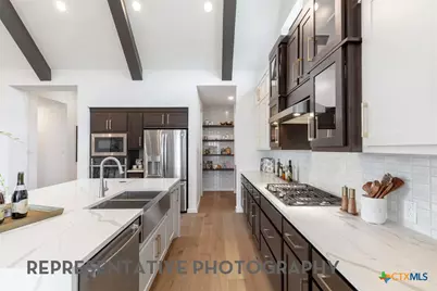 12181 Heartvine Parkway, Schertz, TX 78154 - Photo 7