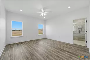 152 Creekwood Dr, Gonzales, TX 78629 - Photo 21