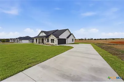 152 Creekwood Drive, Gonzales, TX 78629 - Photo 3