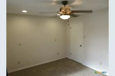 900 Boenig Street, Seguin, TX 78155 - Photo 31