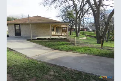 900 Boenig Street, Seguin, TX 78155 - Photo 13