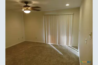 900 Boenig Street, Seguin, TX 78155 - Photo 25