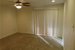 900 Boenig St, Seguin, TX 78155 - Photo 25
