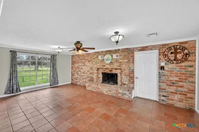 6072 County Road 122, Hallettsville, TX 77964 - Photo 27