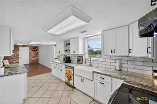 6072 Co Rd 122, Hallettsville, TX 77964 - Photo 9