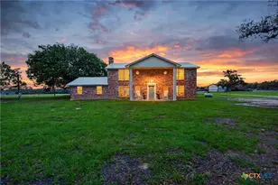 6072 Co Rd 122, Hallettsville, TX 77964 - Photo 1