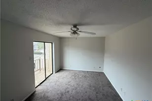 114 Kreekview Dr, Victoria, TX 77904 - Photo 7