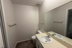114 Kreekview Dr, Victoria, TX 77904 - Photo 11