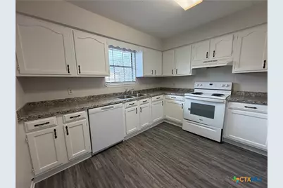 114 Kreekview Drive, Victoria, TX 77904 - Photo 5