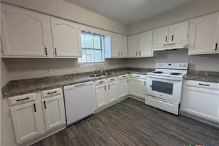 114 Kreekview Dr, Victoria, TX 77904 - Photo 5