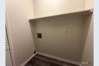 114 Kreekview Drive, Victoria, TX 77904 - Photo 9