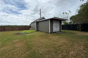 3205 Swan Dr, Victoria, TX 77901 - Photo 11
