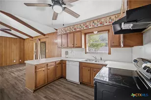 302 Brooks Rd, Victoria, TX 77904 - Photo 11