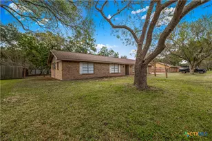 302 Brooks Rd, Victoria, TX 77904 - Photo 3