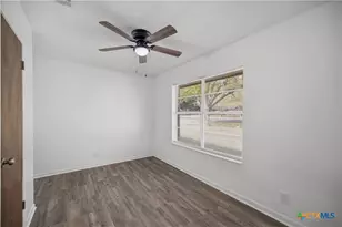 302 Brooks Rd, Victoria, TX 77904 - Photo 13