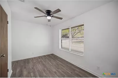 302 Brooks Road, Victoria, TX 77904 - Photo 13