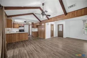 302 Brooks Rd, Victoria, TX 77904 - Photo 7