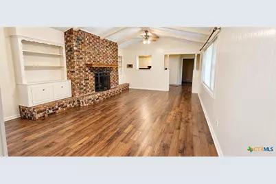 303 Milton Street, Victoria, TX 77901 - Photo 11