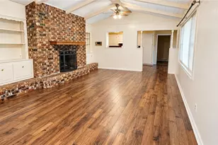 303 Milton St, Victoria, TX 77901 - Photo 11