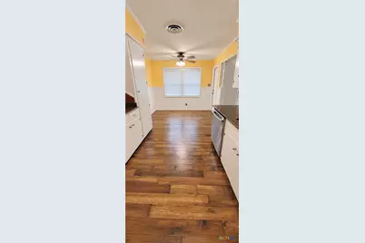 303 Milton Street, Victoria, TX 77901 - Photo 19