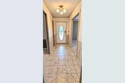 303 Milton Street, Victoria, TX 77901 - Photo 9