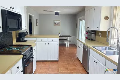 611 Rosenthal Road, Lorena, TX 76655 - Photo 7