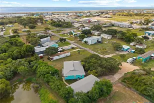 214 Elizabeth Ln, Port O'Connor, TX 77982 - Photo 3