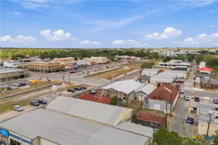 512 N Ave F, Shiner, TX 77984 - Photo 11