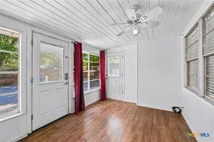 512 N Ave F, Shiner, TX 77984 - Photo 25