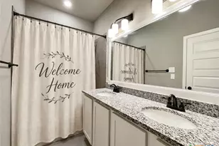 911 E Seideman St, Seguin, TX 78155 - Photo 11