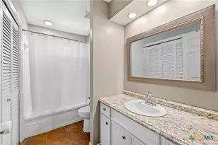 112 Laguna Dr, Victoria, TX 77904 - Photo 15