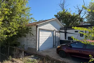 318 S 29th St, Temple, TX 76504 - Photo 3