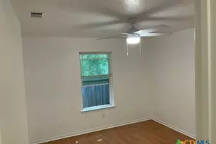 107 1st St, San Marcos, TX 78666 - Photo 5
