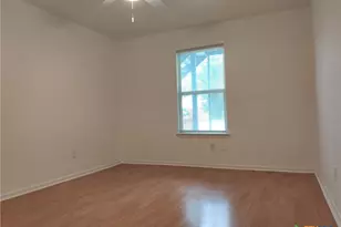 107 1st St, San Marcos, TX 78666 - Photo 7