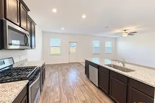 3985 Prairie Crk, New Braunfels, TX 78132 - Photo 9