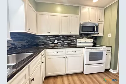 306 Angus Street, Victoria, TX 77904 - Photo 9