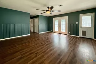 306 Angus St, Victoria, TX 77904 - Photo 13